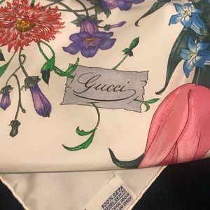 Gucci scarf